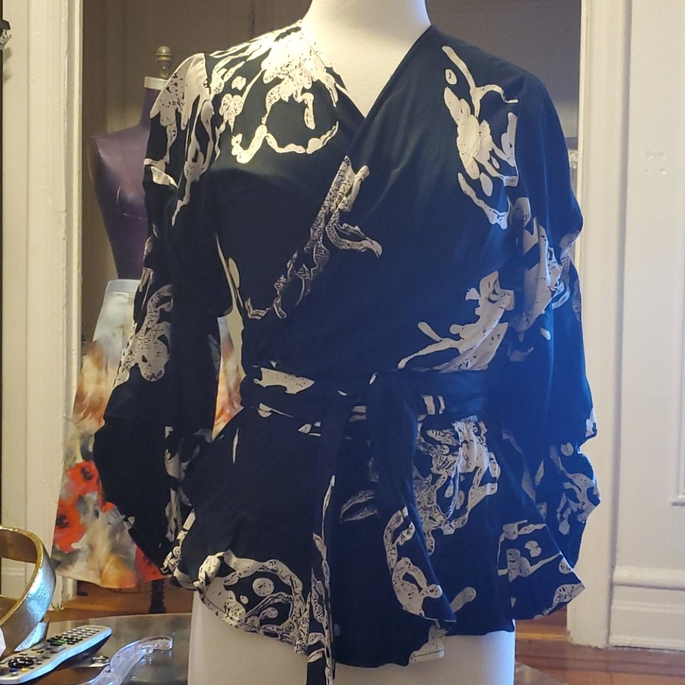 Printed wrap top